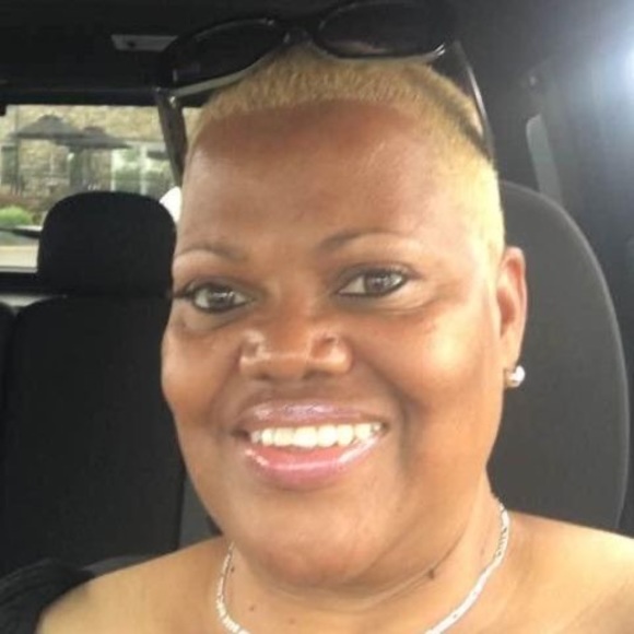 Meet your Posher, Yolanda - Picture 1 of 1